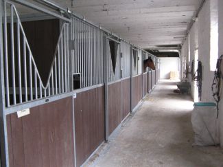 Porte glissante de box avec grille col de cygne
