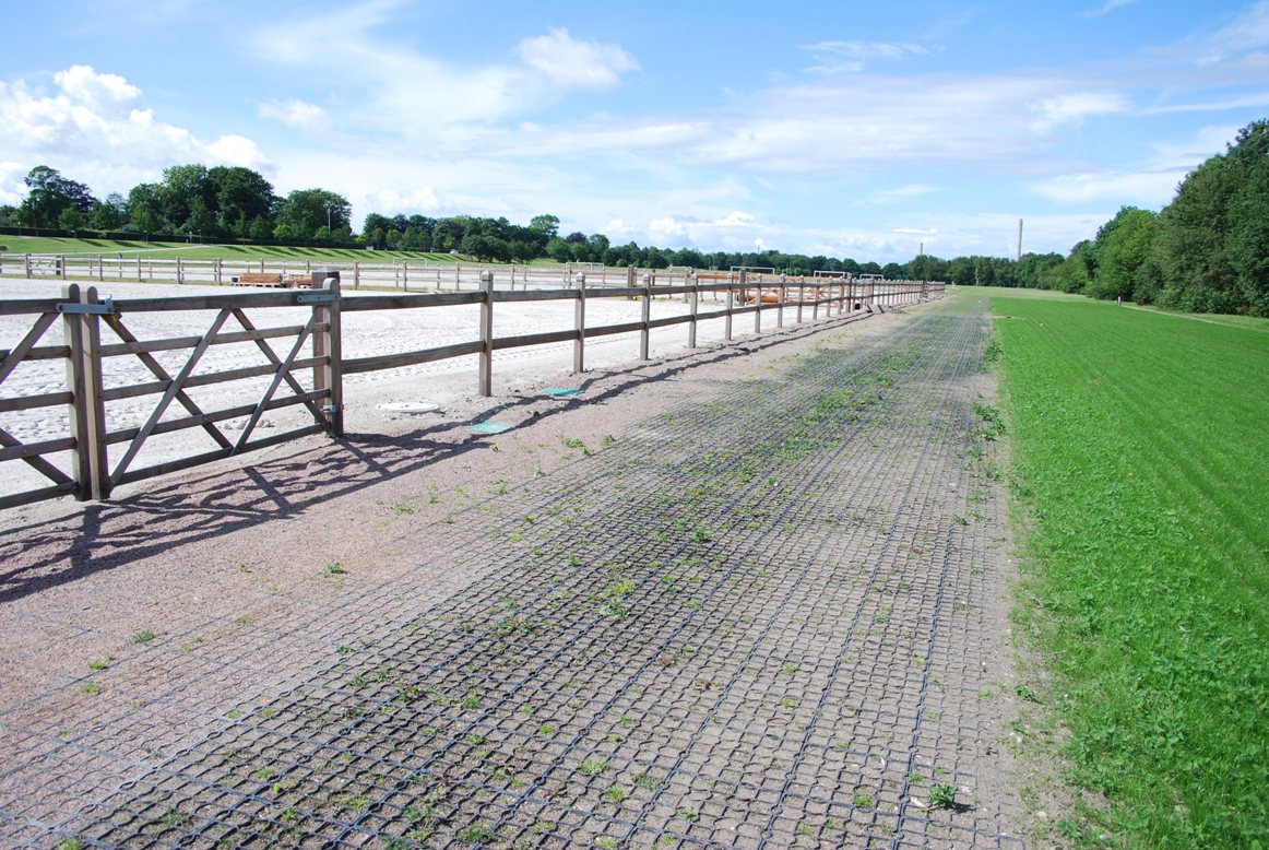 Dalles Ecoraster E50 pour chemin agricole